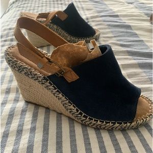 Toms blue wedges